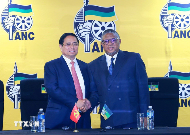 Thủ tướng Phạm Minh Chính gặp Tổng Thư ký Đảng Đại hội dân tộc Phi